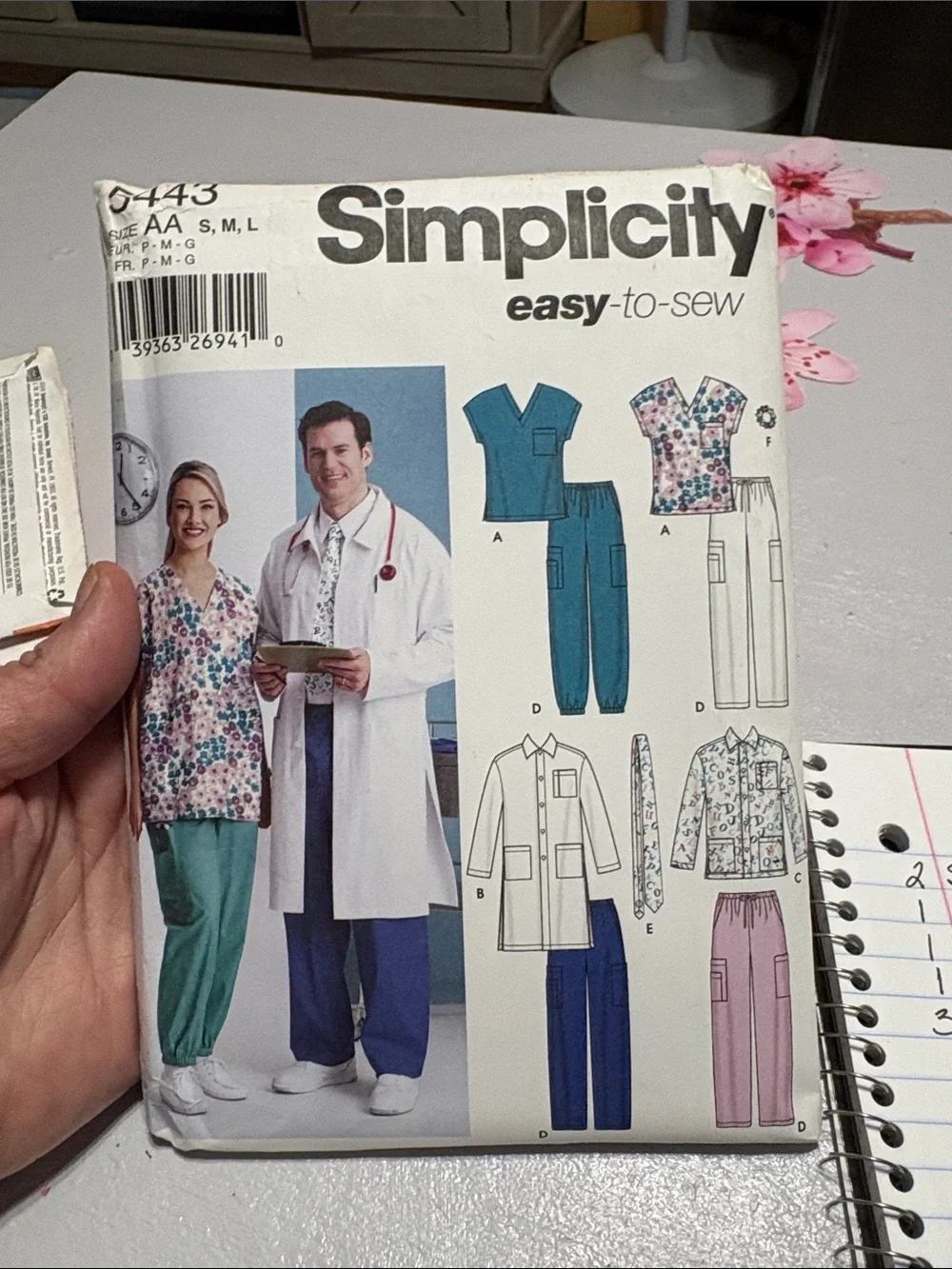 BN UNCUT SIMPLICITY 5443 AA MEDICAL SCRUBS SEWING PATTERN